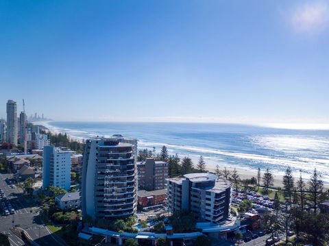 Ambience On Burleigh Beach - Australian Directory 5