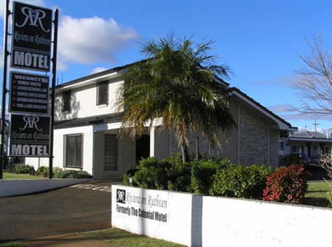Riviera On Ruthven - Australian Directory 28