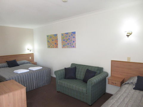 Riviera On Ruthven - Australian Directory 2