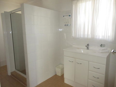 Riviera On Ruthven - Australian Directory 21