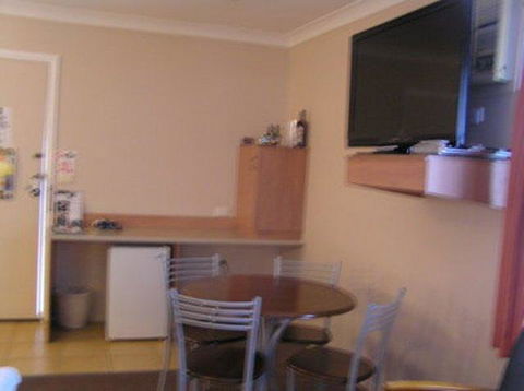 Riviera On Ruthven - Australian Directory 29