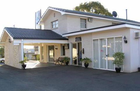 Riviera On Ruthven - Australian Directory 25
