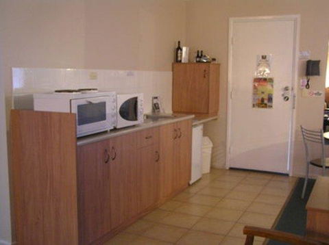 Riviera On Ruthven - Australian Directory 33