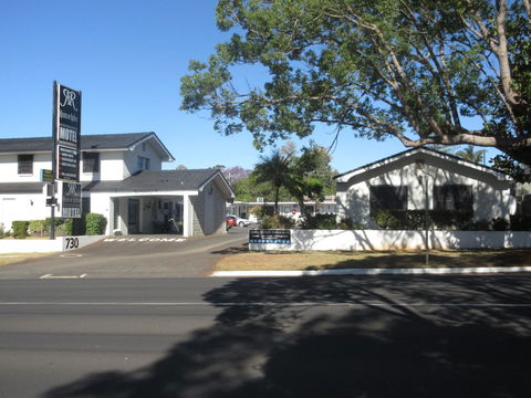 Riviera On Ruthven - Australian Directory 0