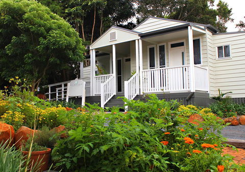 Hampton Estate Wines - Australian Directory 16