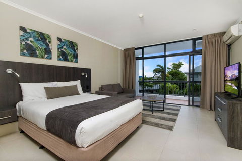 Sunshine Tower Hotel - Australian Directory 1