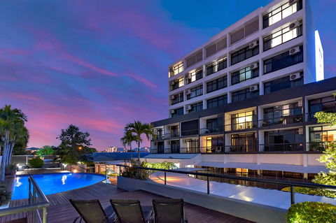 Sunshine Tower Hotel - Australian Directory 3