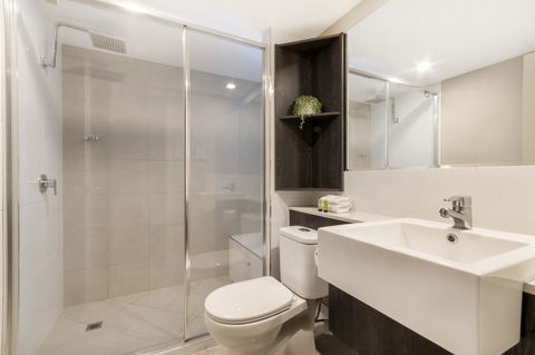 Sunshine Tower Hotel - Australian Directory 7