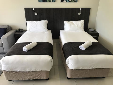 Sunshine Tower Hotel - Australian Directory 6