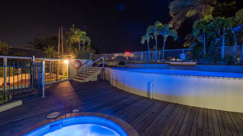 Sunshine Tower Hotel - Australian Directory 12