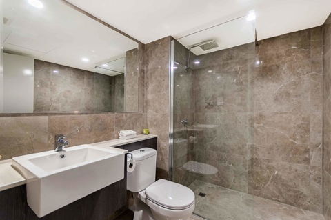 Sunshine Tower Hotel - Australian Directory 23
