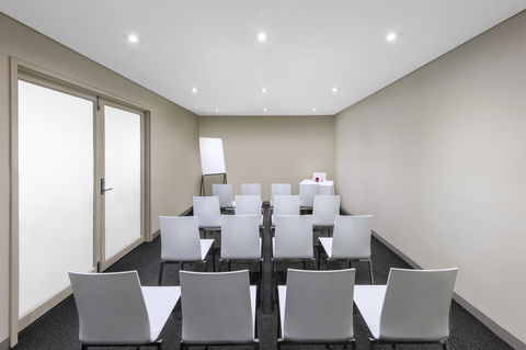 Mercure Brisbane Garden City - Australian Directory 21