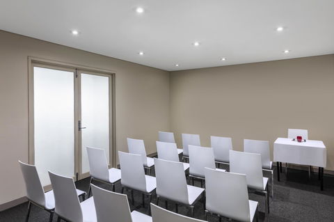 Mercure Brisbane Garden City - Australian Directory 23