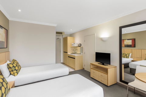 Mercure Brisbane Garden City - Australian Directory 7
