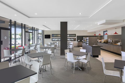 Mercure Brisbane Garden City - Australian Directory 30