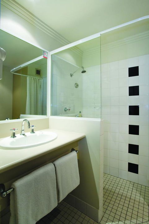 Mercure Brisbane Garden City - Australian Directory 32