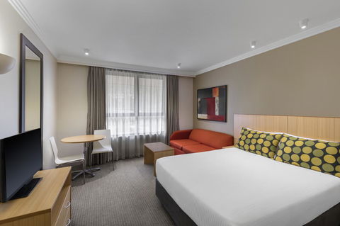 Mercure Brisbane Garden City - Australian Directory 6