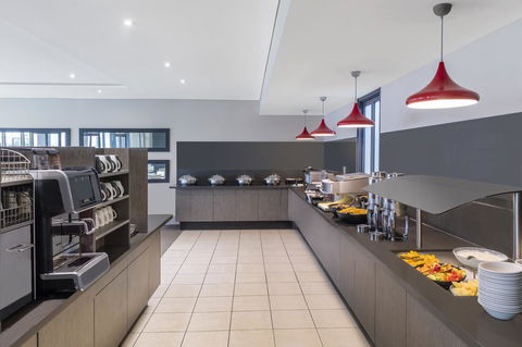 Mercure Brisbane Garden City - Australian Directory 33