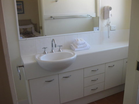 Coolum Beach Getaway Resort - Australian Directory 26