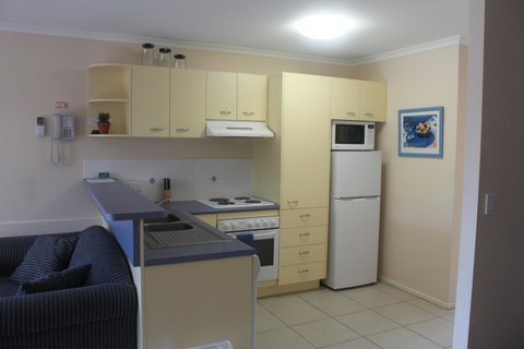 Coolum Beach Getaway Resort - Australian Directory 20