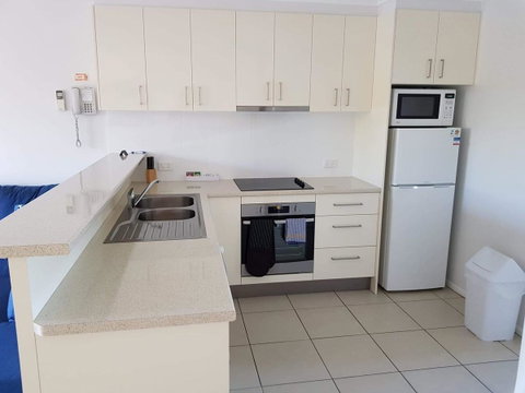 Coolum Beach Getaway Resort - Australian Directory 9