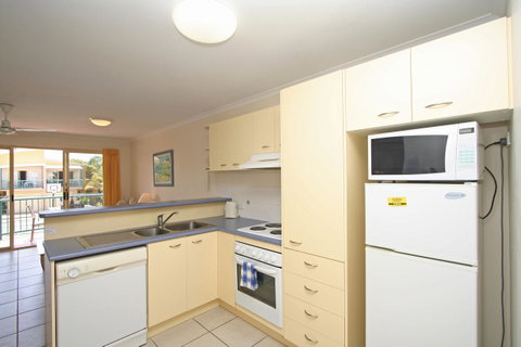 Coolum Beach Getaway Resort - Australian Directory 27