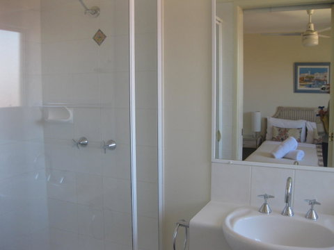 Coolum Beach Getaway Resort - Australian Directory 25