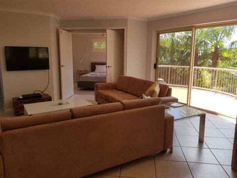 Coolum Beach Getaway Resort - Australian Directory 6