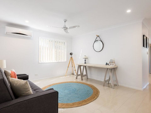 Briz Stays - Whites Road - Australian Directory 0