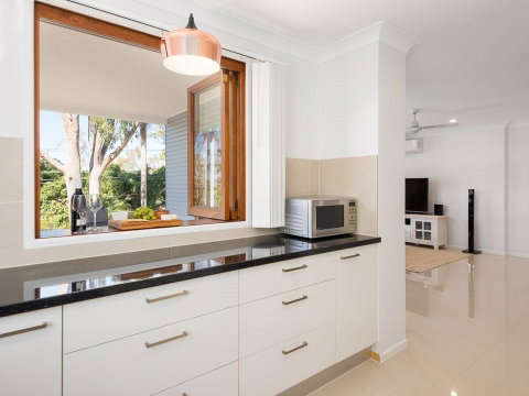 Briz Stays - Whites Road - Australian Directory 9