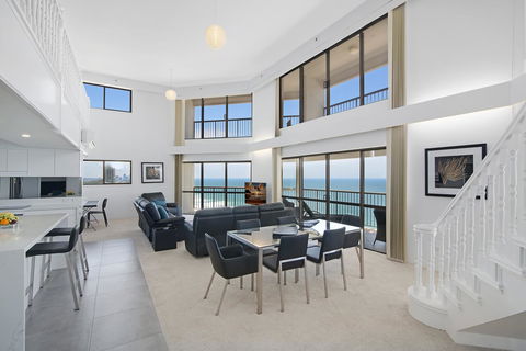 Burleigh Esplanade Apartments - Australian Directory 35