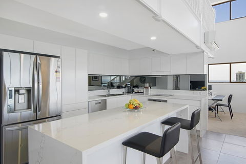 Burleigh Esplanade Apartments - Australian Directory 33