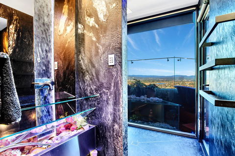 Burleigh Esplanade Apartments - Australian Directory 7
