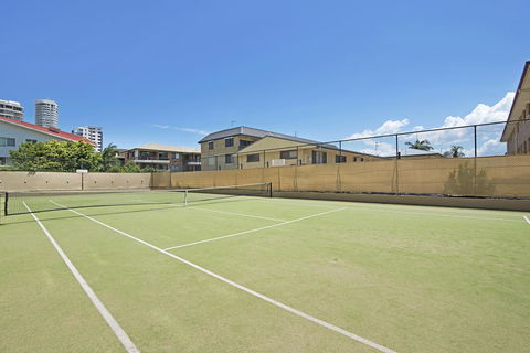 Burleigh Esplanade Apartments - Australian Directory 15