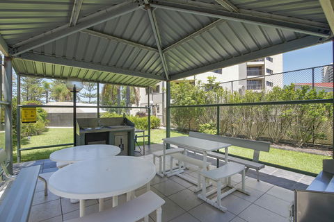 Burleigh Esplanade Apartments - Australian Directory 24