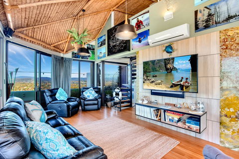 Burleigh Esplanade Apartments - Australian Directory 12