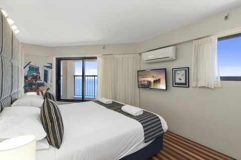 Burleigh Esplanade Apartments - Australian Directory 28