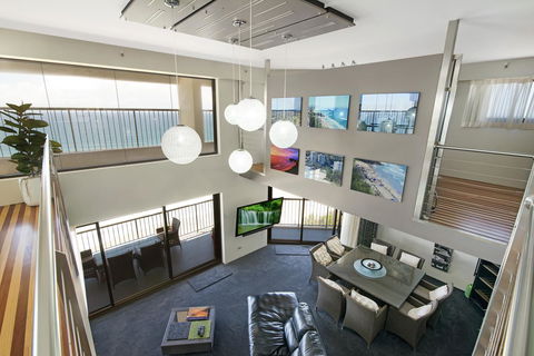 Burleigh Esplanade Apartments - Australian Directory 25