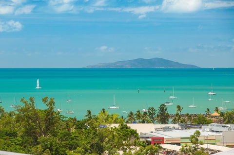 Azure Sea Whitsunday Resort - Australian Directory 39