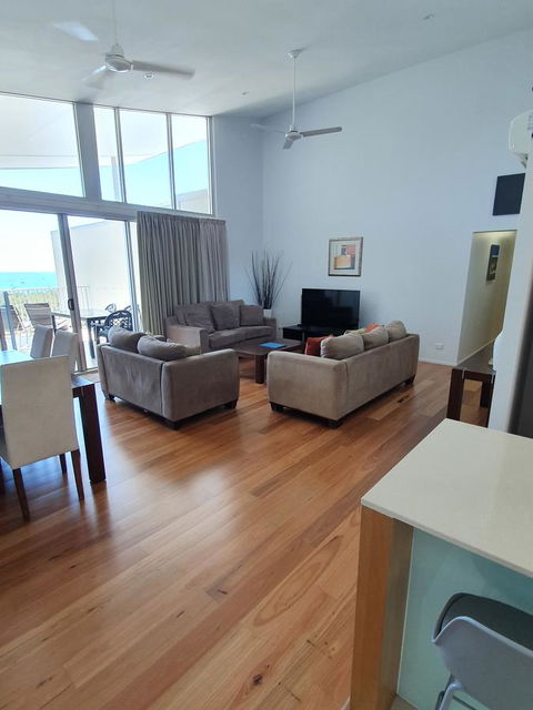 Azure Sea Whitsunday Resort - Australian Directory 21
