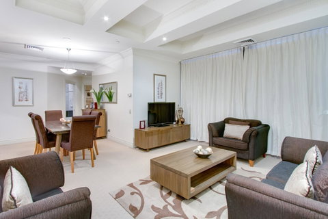 MacArthur Chambers - Australian Directory 22