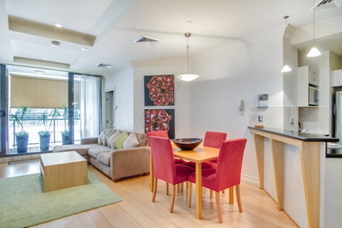 MacArthur Chambers - Australian Directory 17
