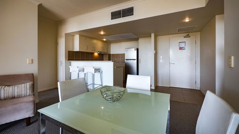 Swell Resort Burleigh Heads - Australian Directory 36