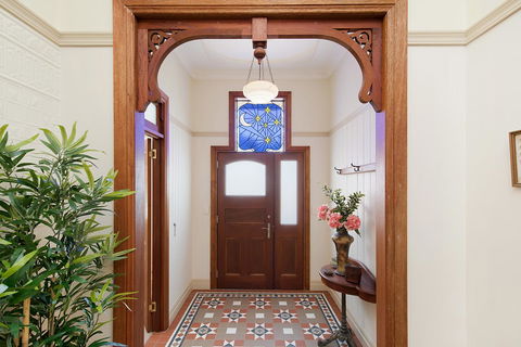 The Guesthouse Maleny - Australian Directory 20