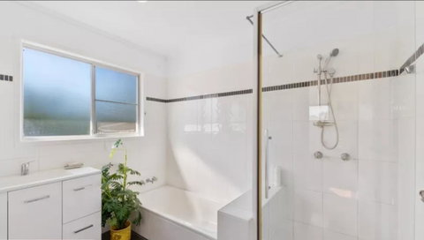 Highland House - Australian Directory 12