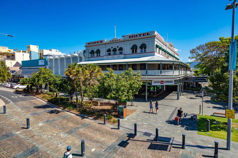 Hides Hotel - Australian Directory 2