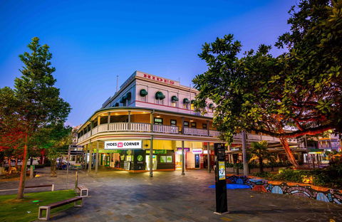 Hides Hotel - Australian Directory 23