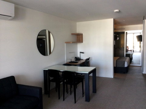 Morgan Suites - Australian Directory 8