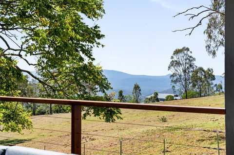 Hollow Tree Farm - Australian Directory 15