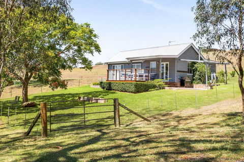 Hollow Tree Farm - Australian Directory 21